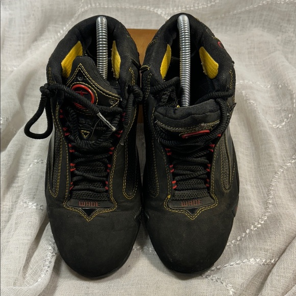 Converse high top athletic shoes Dwayne Wade 1h 07 02 - Picture 12 of 15